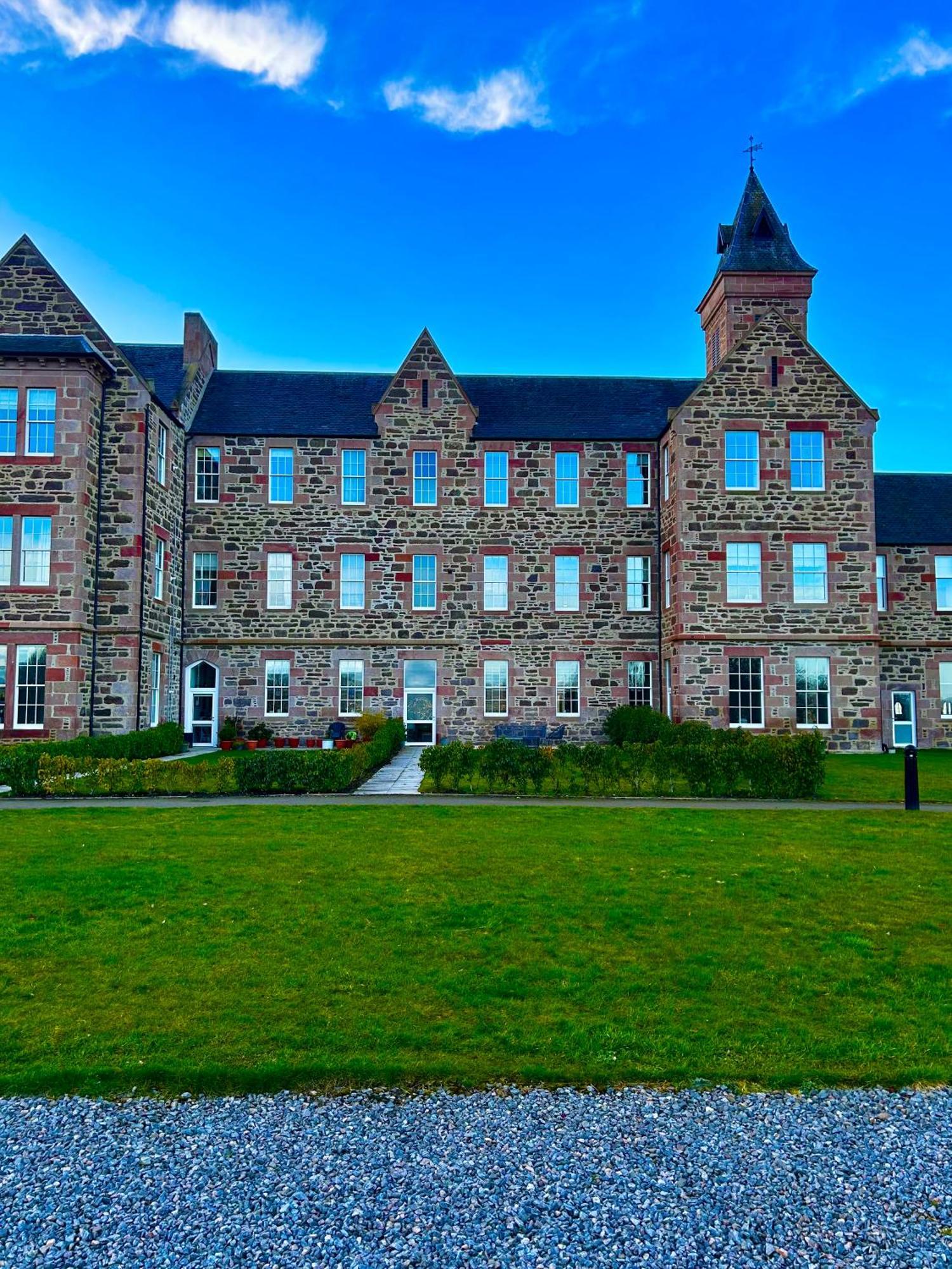 Inverness Great Glen Town House, 5 Minute Drive From Town Centre エクステリア 写真