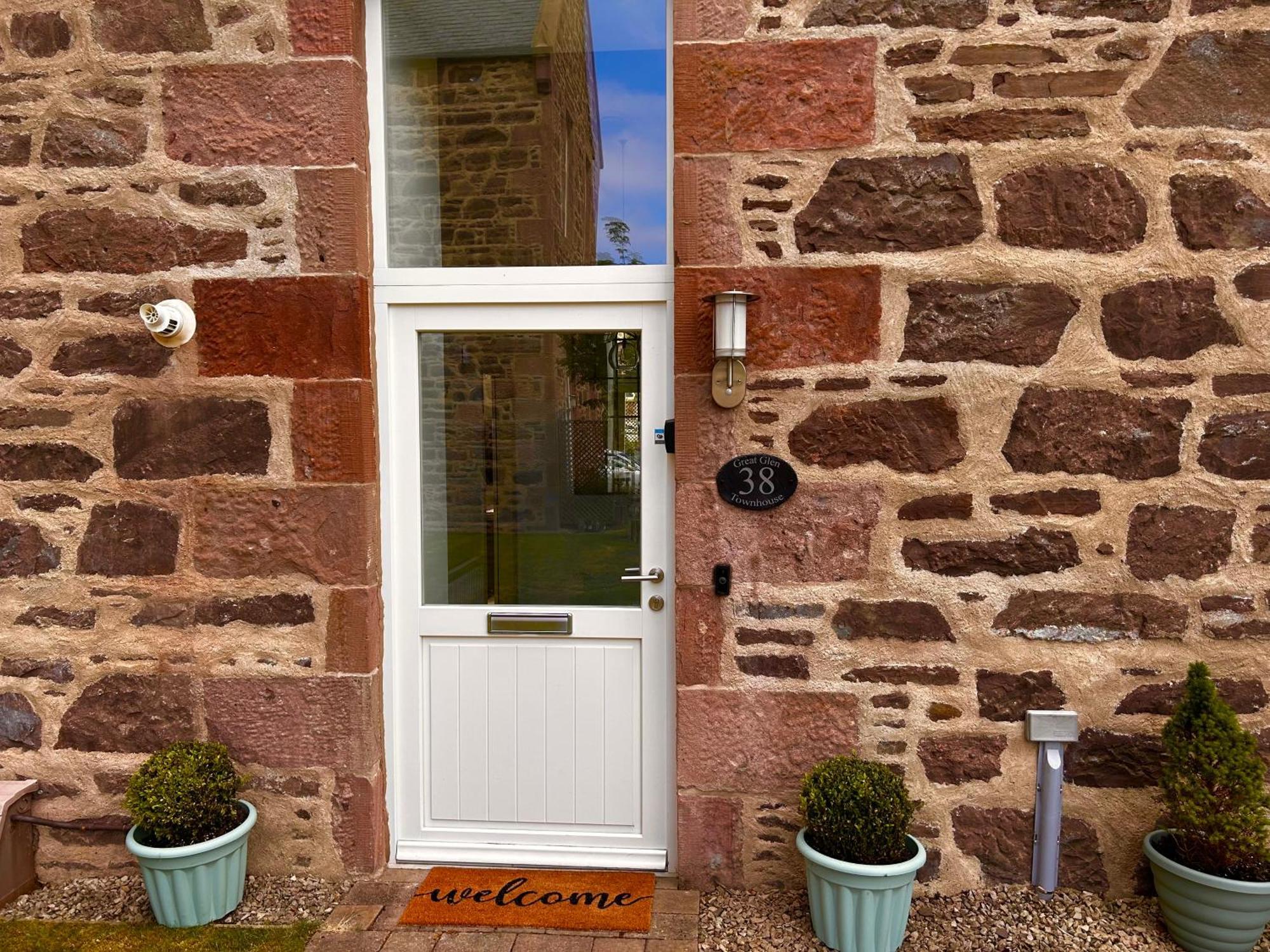 Inverness Great Glen Town House, 5 Minute Drive From Town Centre エクステリア 写真