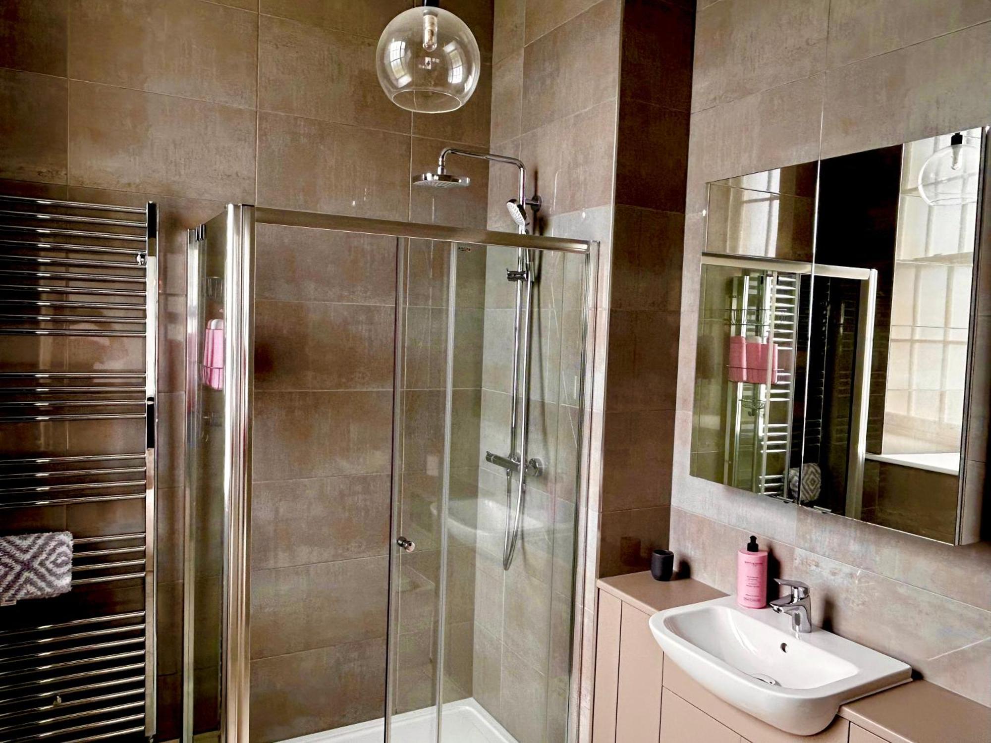 Inverness Great Glen Town House, 5 Minute Drive From Town Centre エクステリア 写真